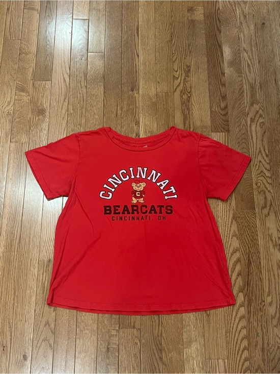 Original Retro Brand Tops - Cincinnati Bearcats Woman’s Collegiate Retro Design Red T-Shirt